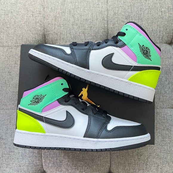 💚💛🤍 Nike Air Jordan 1 retro Mid - Picture 3 of 4